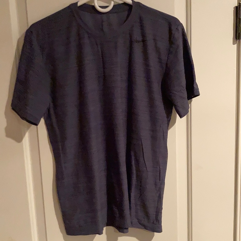 Men’s Nike Dri-fit T-shirt. Size S, NAVY BLUE